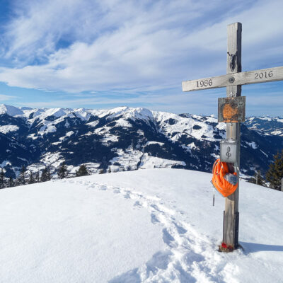 Laubkogel bei Aurach Gipfelkreuz